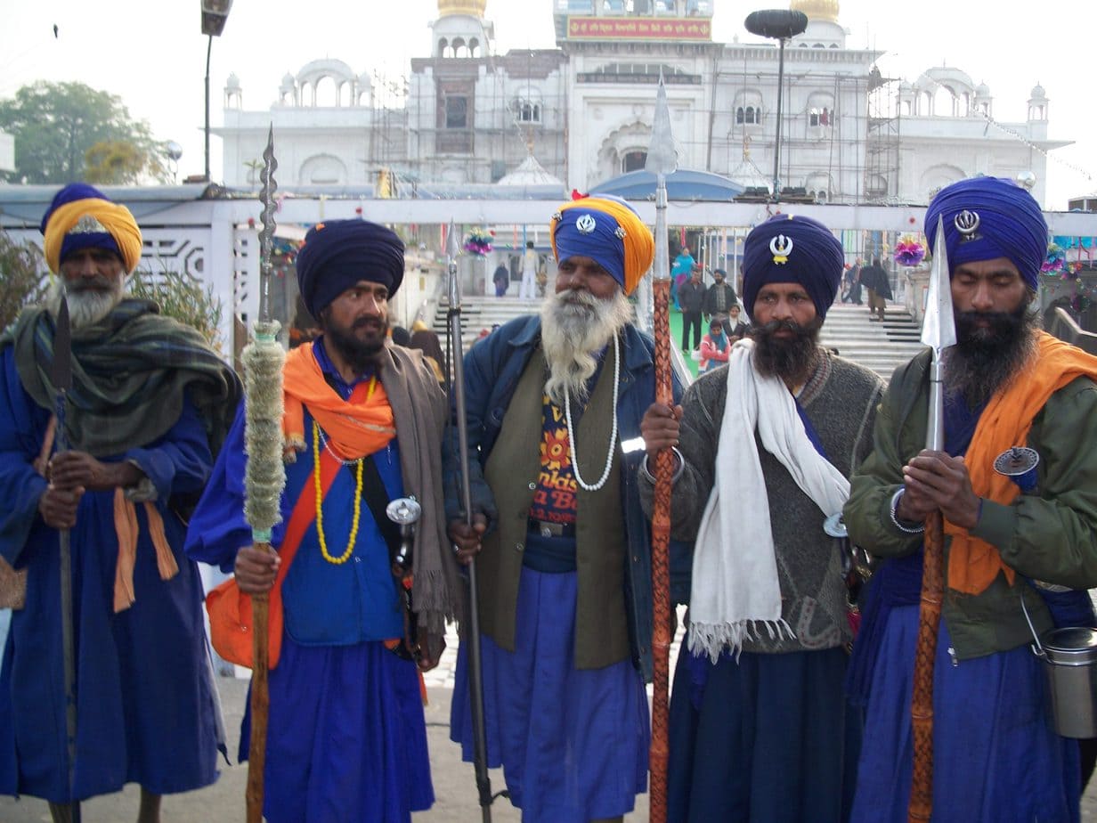 Sih Dininde Mezhepler 5 Nihang Sihler hep lacivert giyer