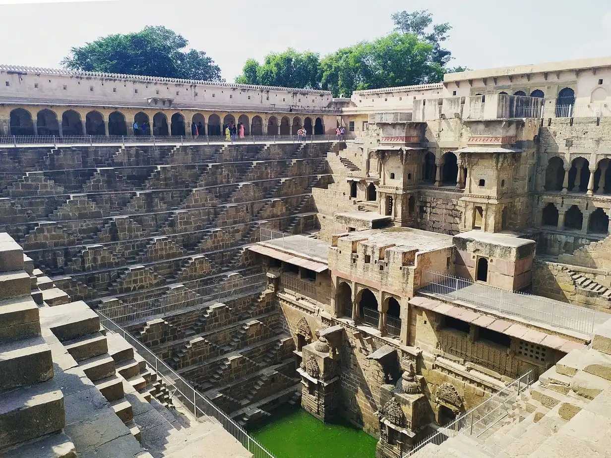 Chand Baori genel görünümü