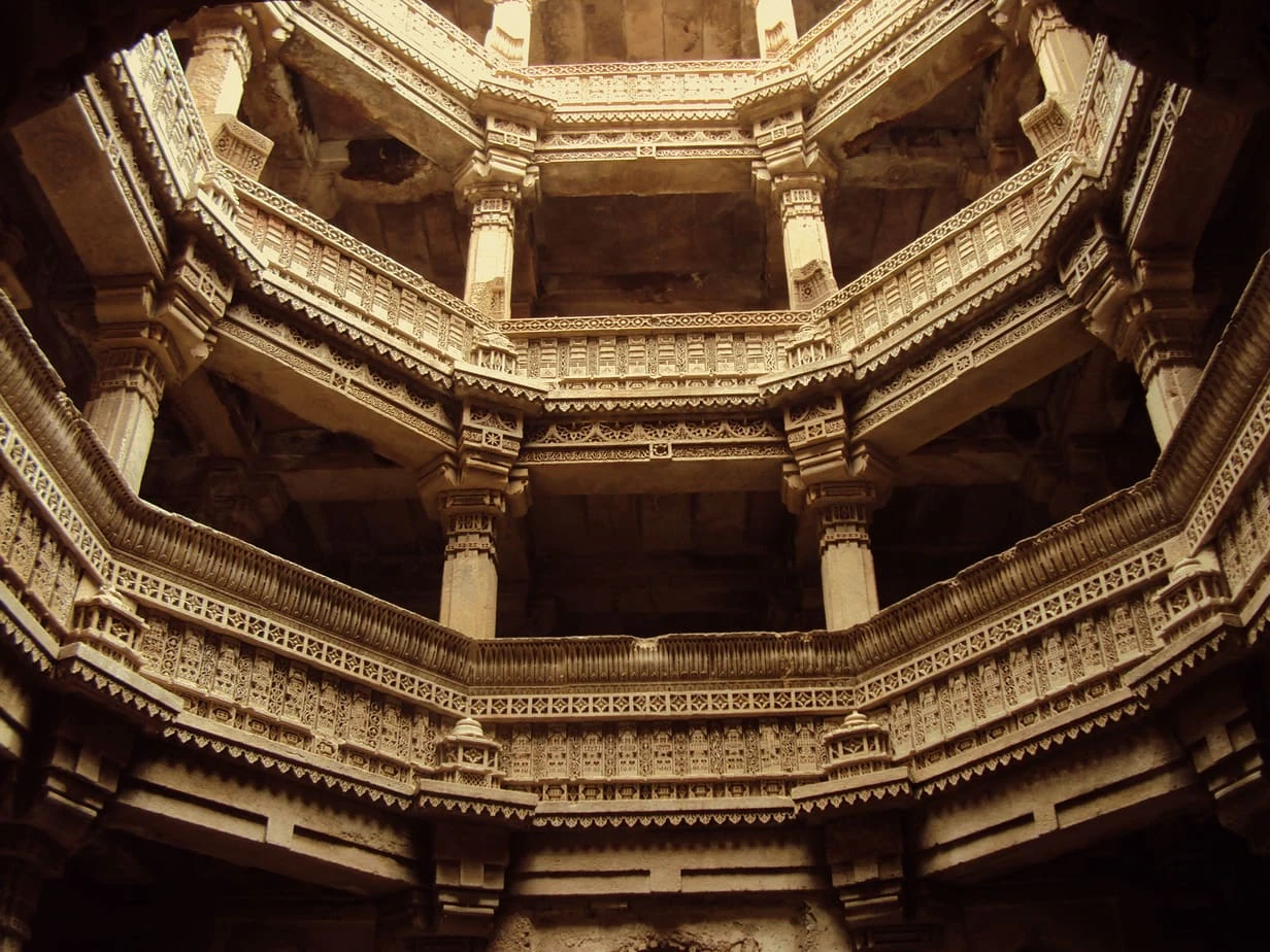 Basamaklı Kuyular - Step Well 9 basamaklı kuyu Adalaj
