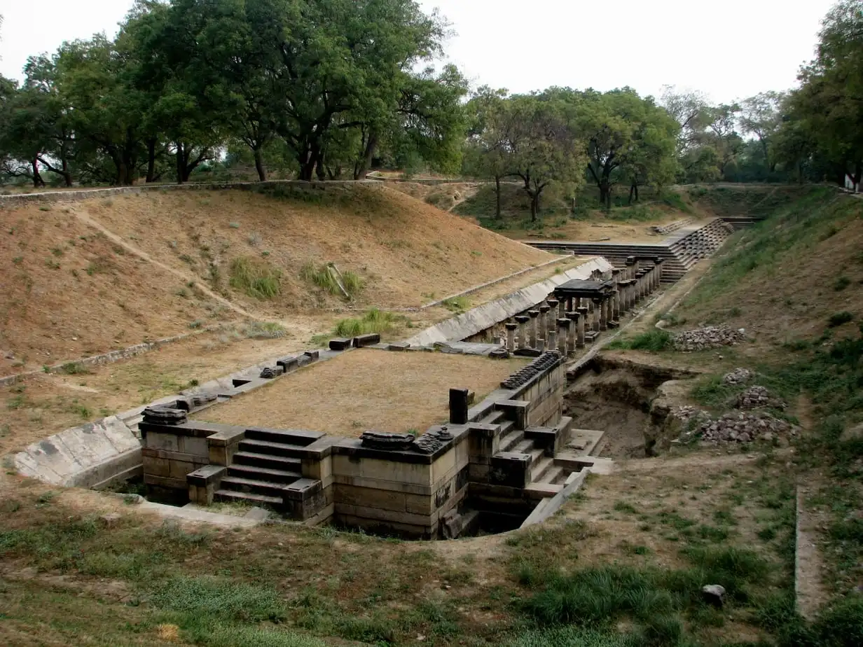 Basamaklı Kuyular - Step Well 5 Linga göleti