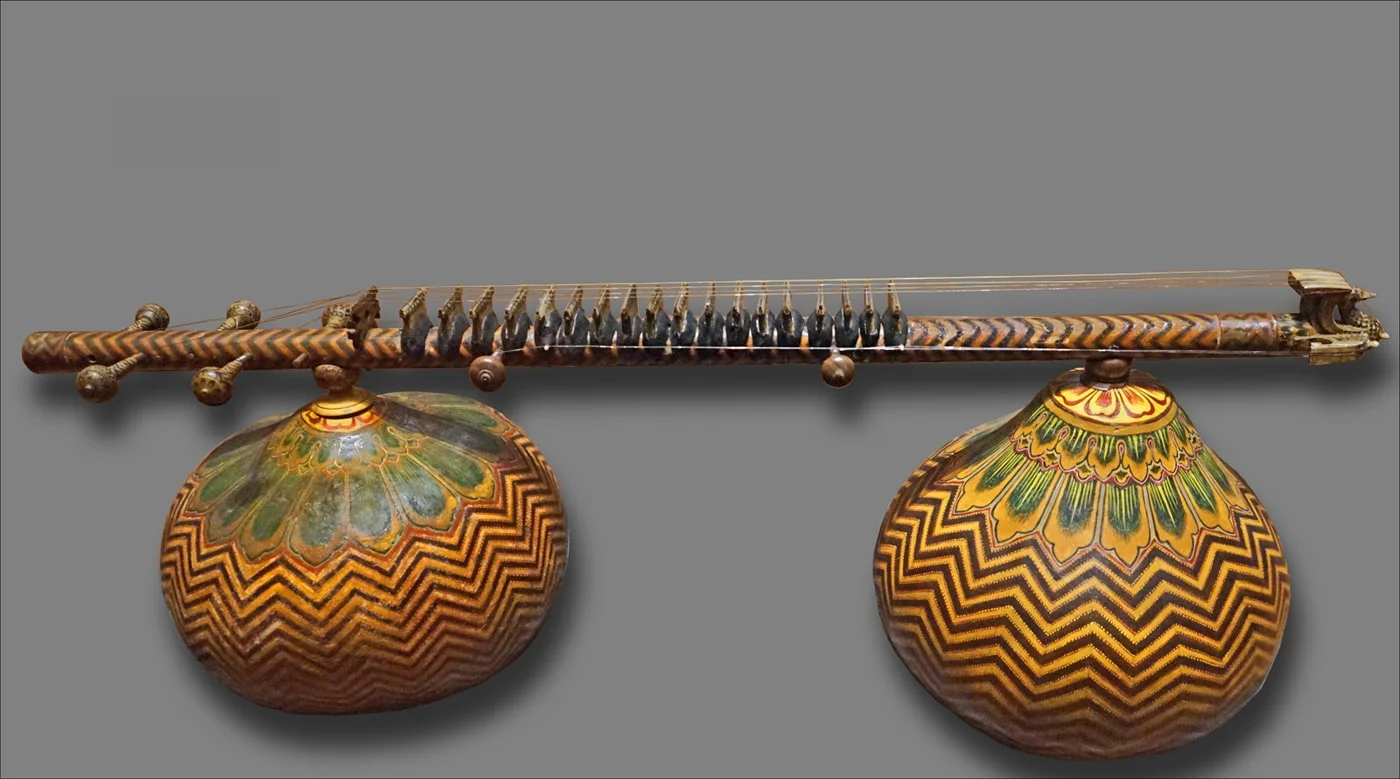 Veena ilginç bir çalgıdır