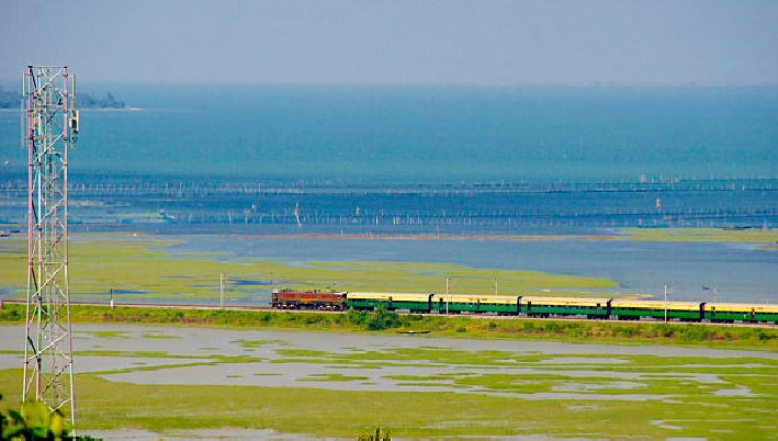 En Güzel Tren Yolculukları 15 Chilika gölü ve tren