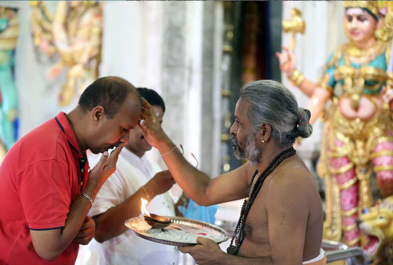 Budizm ve Hinduizm benzerlikleri 6 hindu Tilak