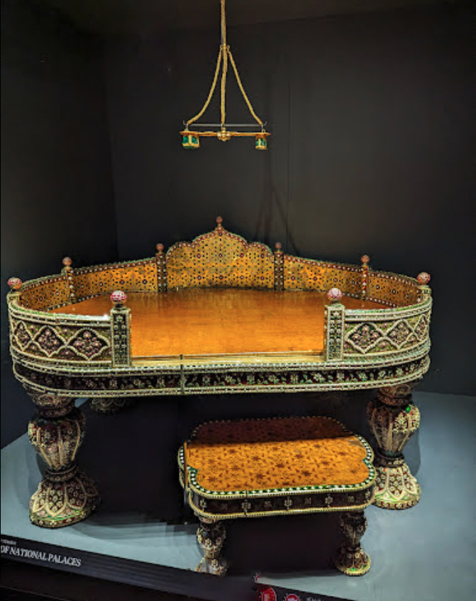 Tavus Kuşlu Taht İstanbulda mı? 1 tavus taht istanbul