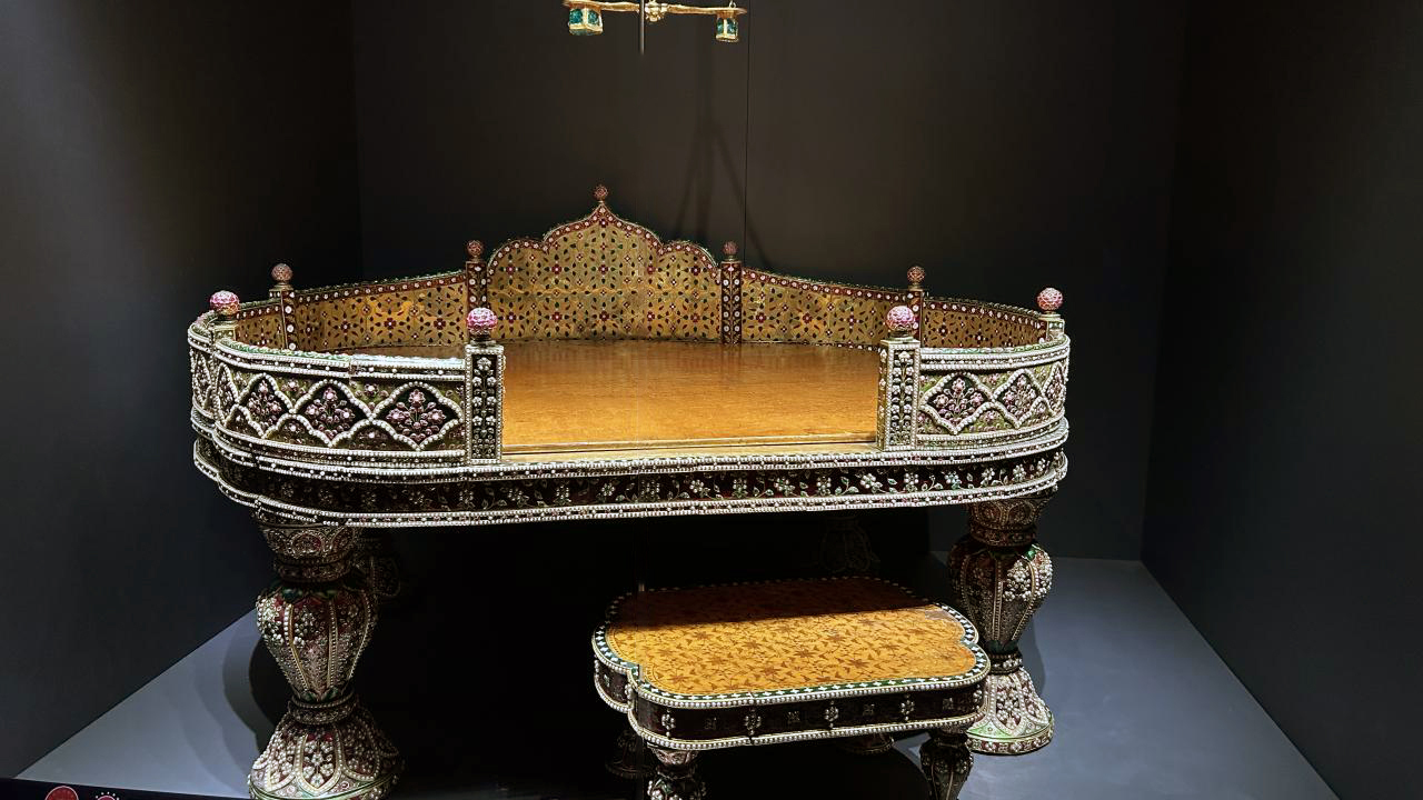 Tavus Kuşlu Taht İstanbulda mı? 6 Tavus kuşlu taht istanbulda mı