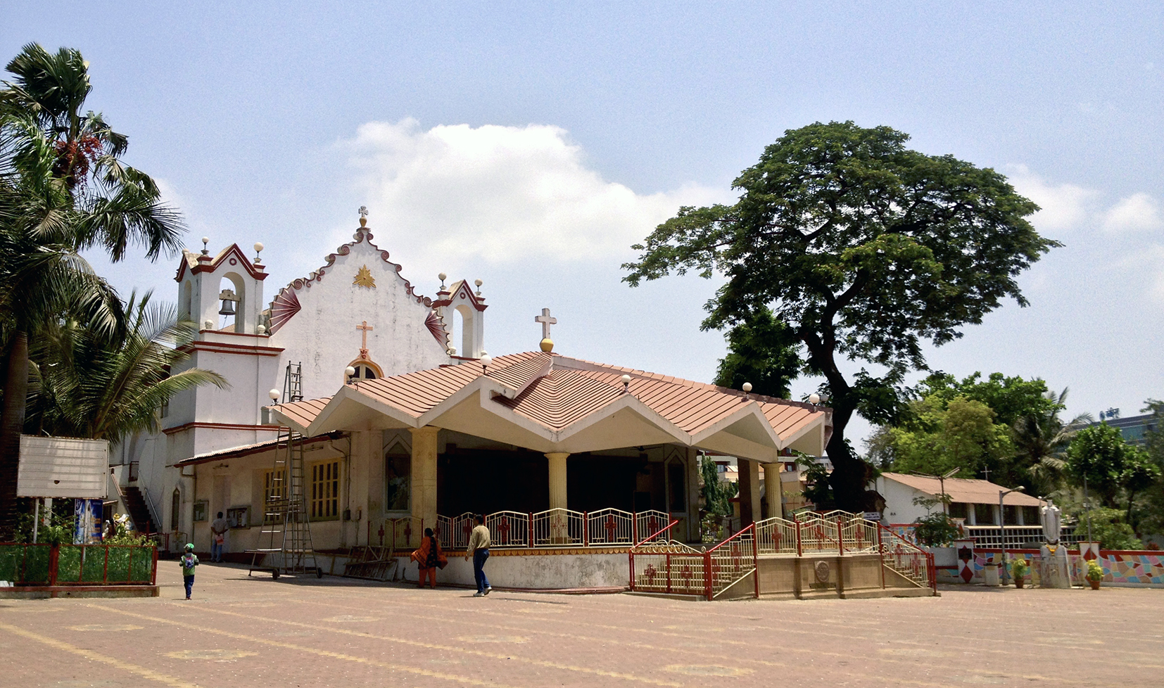 dogu hindistan santa cruz